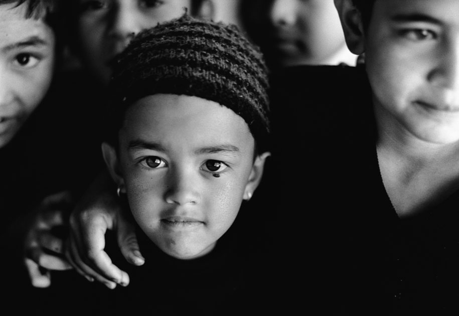 08_kids.spiti.portrait.winter.blackand white.india.jpg